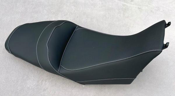 Sitzbank neu beziehen für Moto Guzzi V85 TT und V85 Strada ab 2019 Farbe wählbar